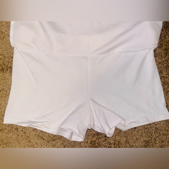 Art Class White Mini Skirt - Picture 2 of 3